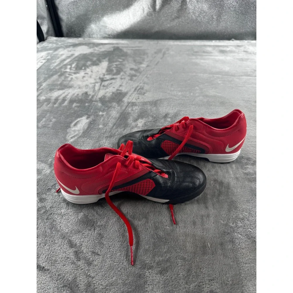 Nike CTR360 Libretto IC Indoor Soccer Shoes Mens 7 Black Red 366241-016
